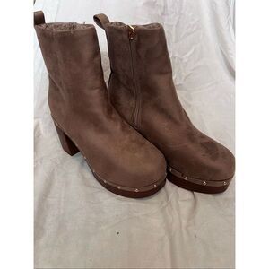 New York & Company Vanna heeled tan ankle boot